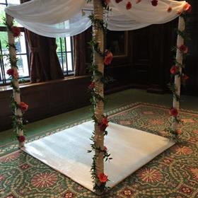 fwthumbgerbera chuppah.jpg
